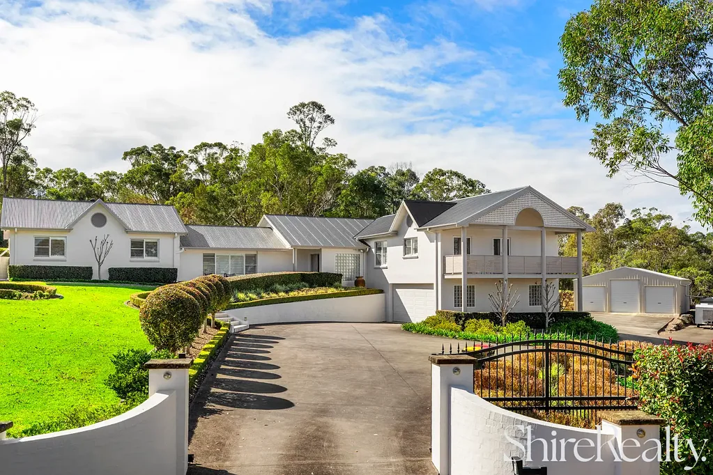 Kenthurst 5 Bedroom Grand family entertainer in a quiet cul-de-sac