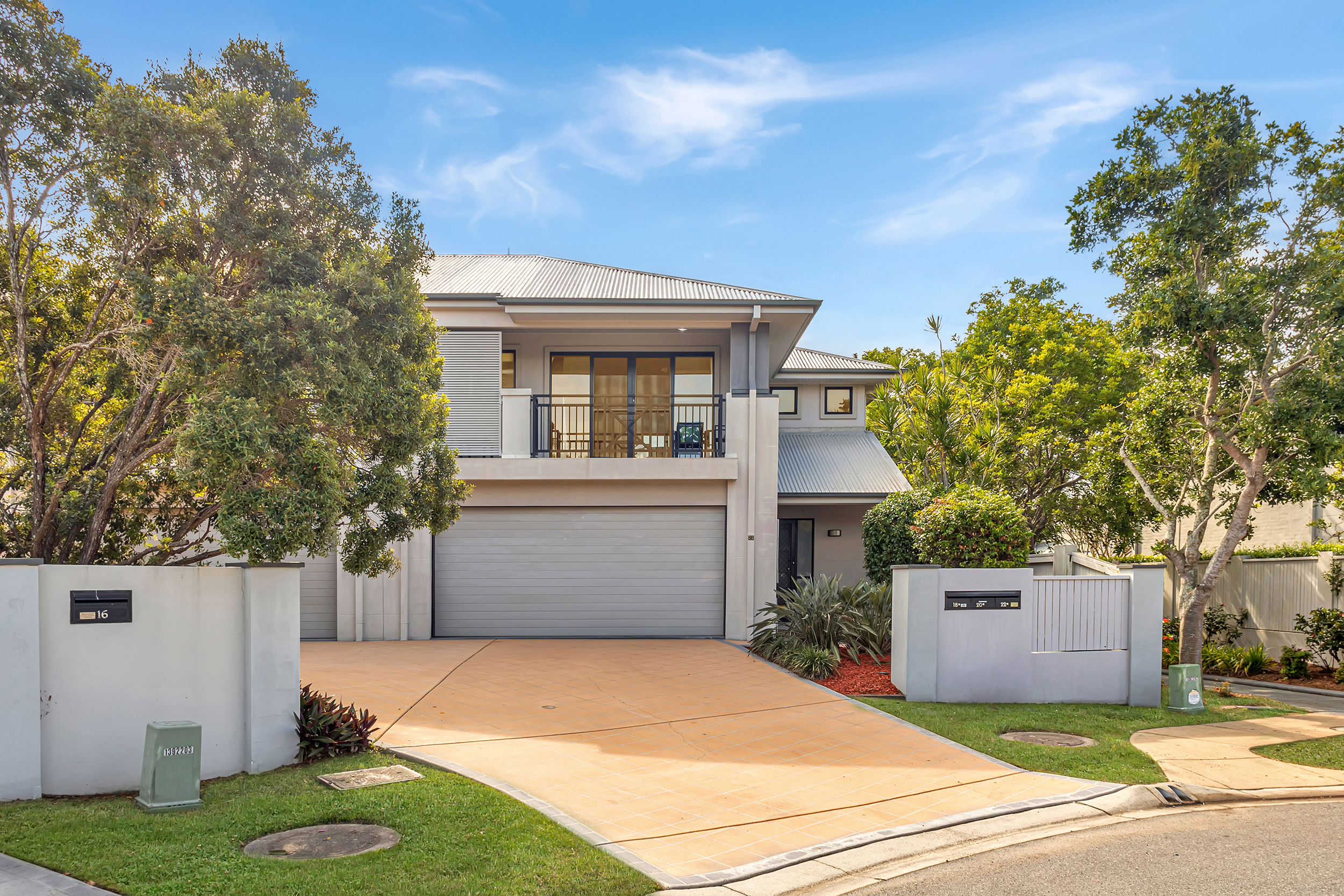 22 AUGUSTA CR, MOUNT OMMANEY QLD 4074, 0 Kuwarto, 0 Banyo, Townhouse