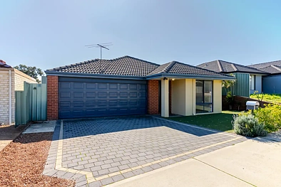 Baldivis 4房  FAMILY COMFORT OPPOSITE PARKLAND WITH MULTIPLE LIVING ZONES