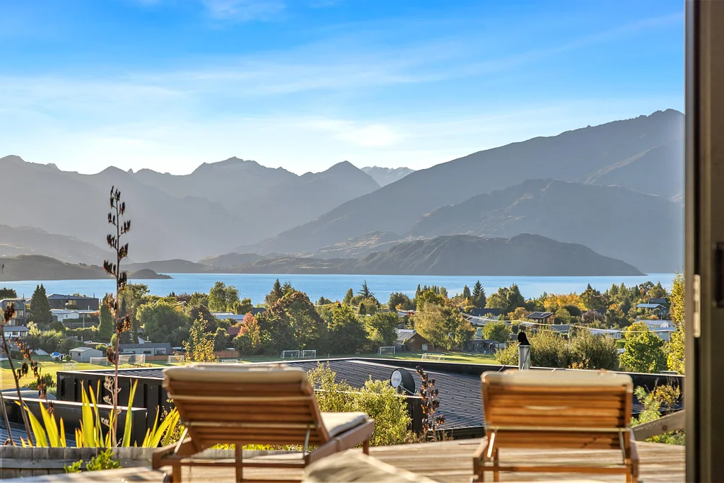 Wanaka 3 Bedroom Louis Vuitton View