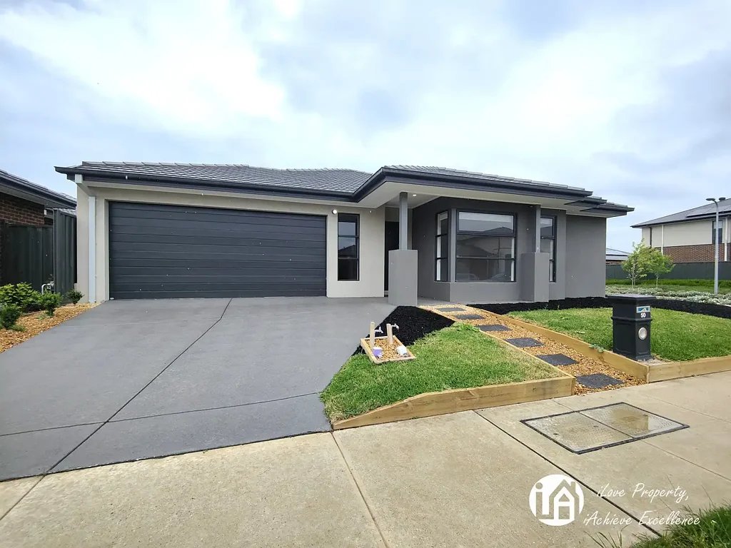 SPACIOUS FAMILY LIVING WITH FLEXIBLE STUDY IN ORANA ESTATE!