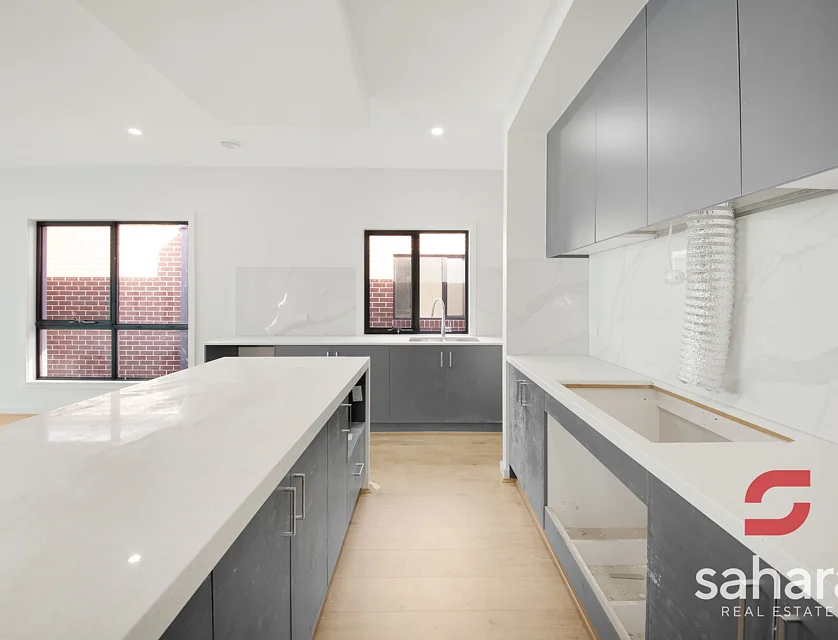 8 Sparrowhawk Crescent, Deanside, North West Melbourne, 4房, 2浴, House