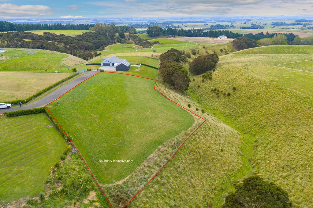 Halcombe  North facing section - 5644m2