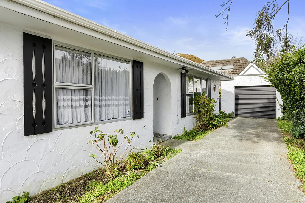 Lower Hutt 2房  Estate Sale - Central Modern Gem