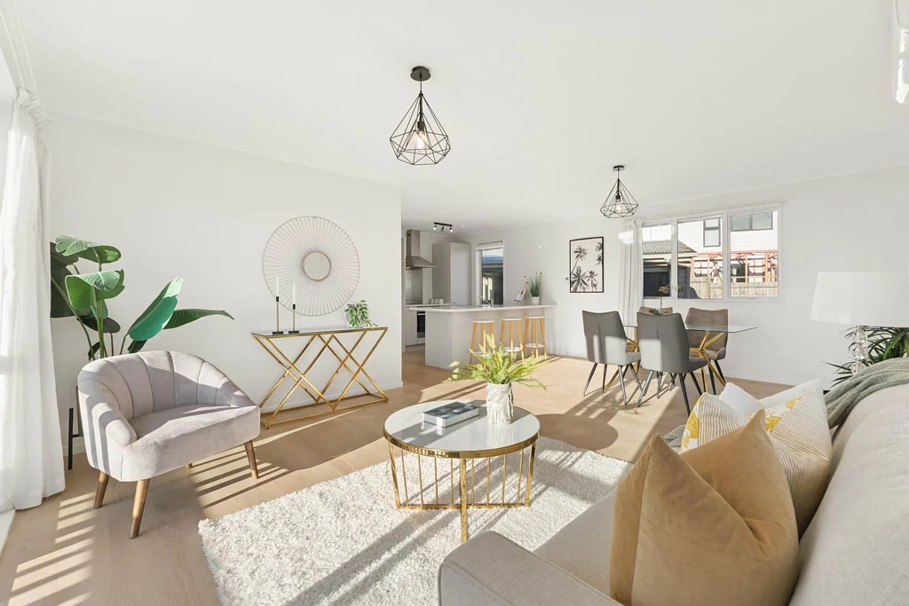 Manurewa East 4Kwarto Only 8 years young  558m² freehold