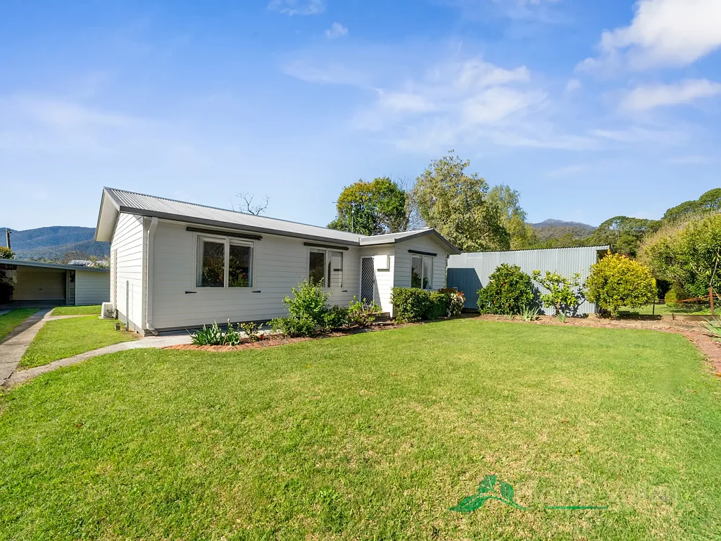 61 Freeburgh Avenue, Mount Beauty, VIC 3699