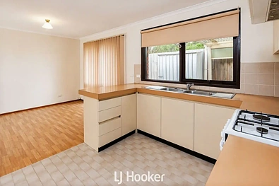 2/21 Kerrison Drive, Hampton Park, VIC 3976, 3 phòng ngủ, 1 phòng tắm, House