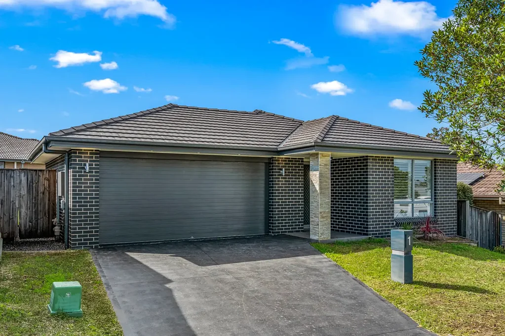 1 Oystercatcher Street, Aberglasslyn, NSW 2320