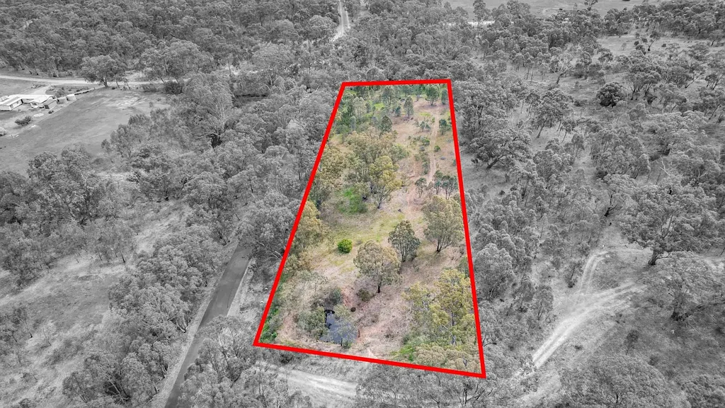 Mcintyre YOUR OWN SLICE OF THE GOLDEN TRIANGLE: FIVE TITLES, TWO ACRES, ENDLESS POSSIBILITIES