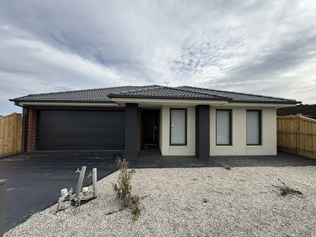 Modern Family Living with Style and Convenience