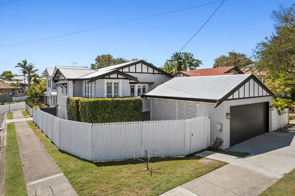 2 Annie Street, Camp Hill, QLD 4152