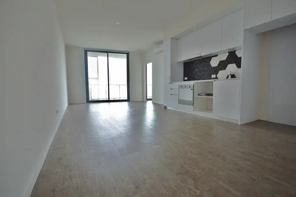 MODERN 1X1 APARTMENT OFFERING VALUE AND LIFESTYLE!