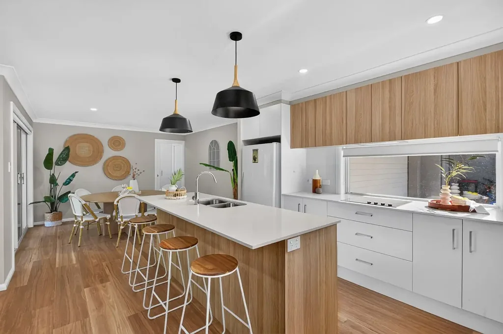 Long Jetty 3房  Modern Single Level Torrens Title – Move In Ready – Spacious & Minimal Maintenance – Walk To Everything