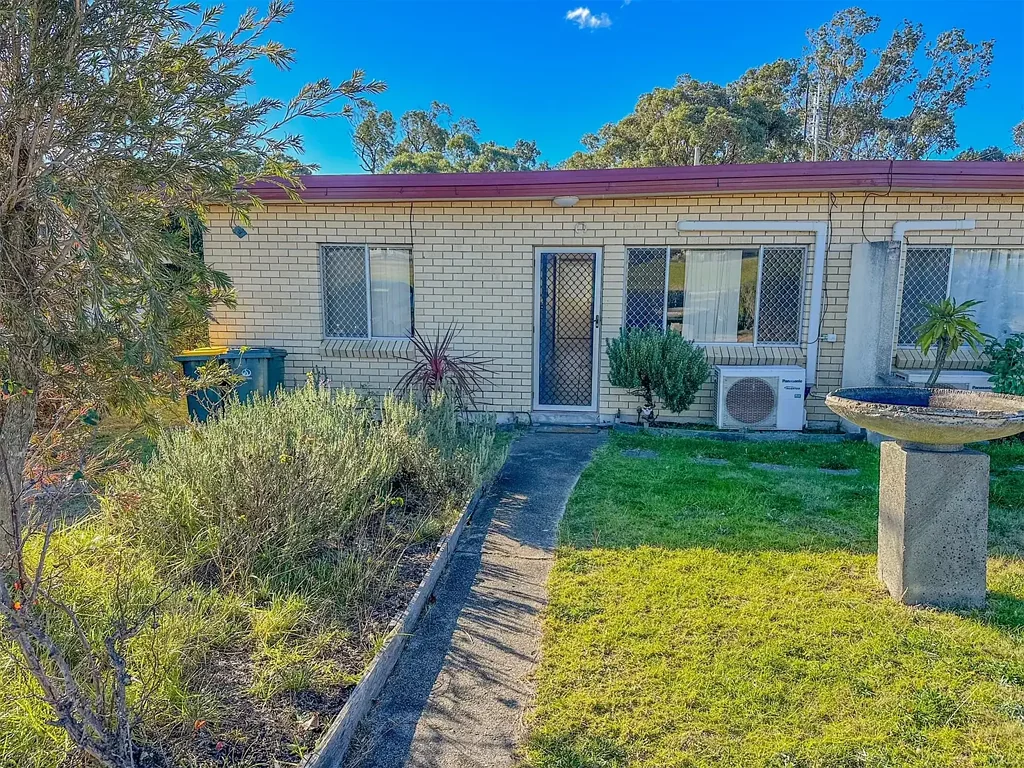 Stanthorpe 3 Bedroom Solid Brick Units on Quart Pot Creek
