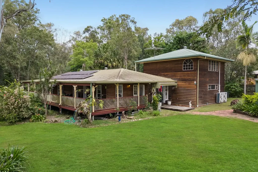 9-11 Fawkner Crescent, Barellan Point, QLD 4306