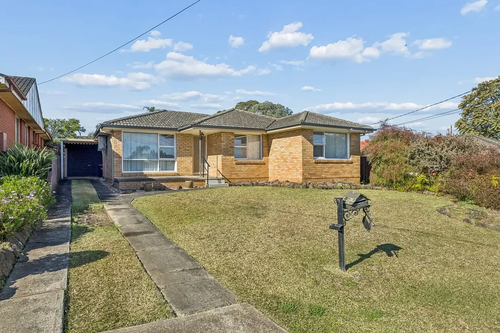 Bass Hill 3 Slaapkamer Classic Family Home - Duplex Site (STCA)