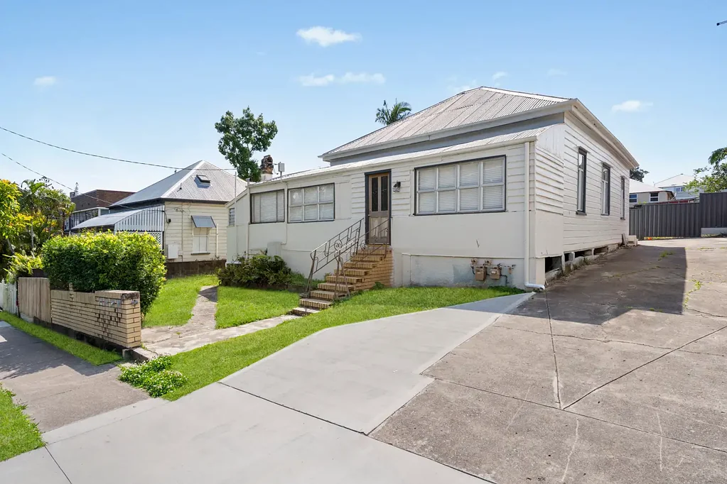 Woolloongabba 5房 5卧书房设计 近市中心3公里 BSSC学区便利 医院商场交通近在咫尺 Inner City Delight