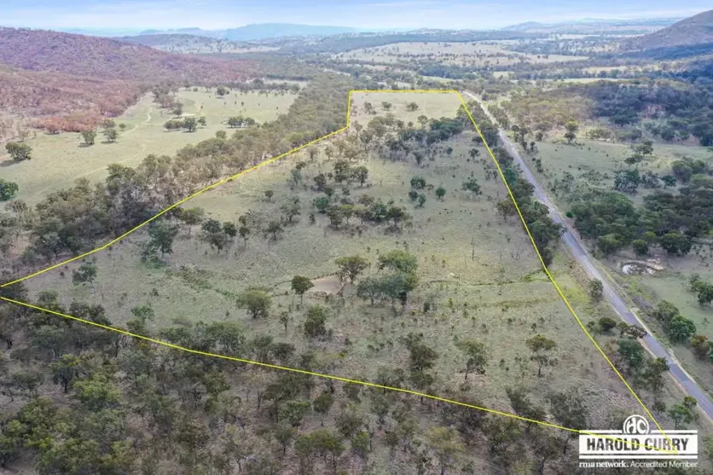Tenterfield 'Gibsons' - 90 Acres with Easy Access.....