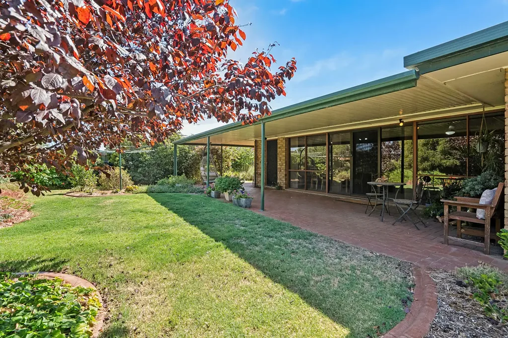 14 Farnsworth Drive, Morphett Vale, SA 5162
