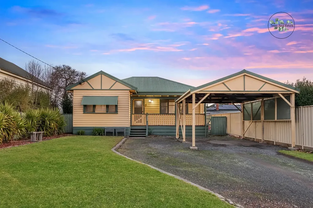 16 Elm Street, Golden Square, VIC 3555
