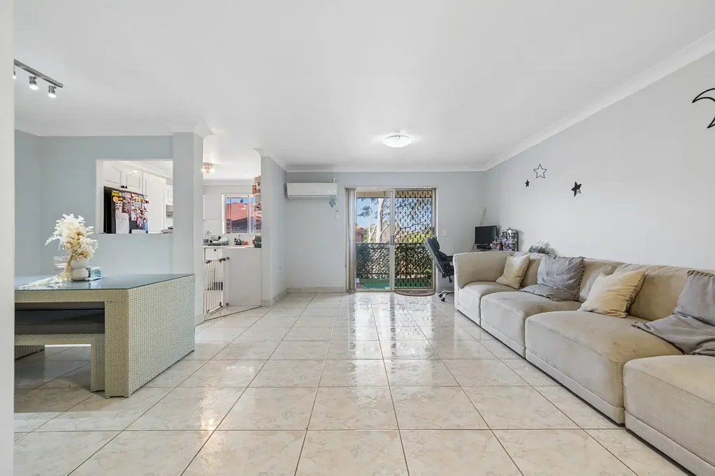 Bankstown 2બેડરૂમ Sunny Top Floor Unit With Double Lock-Up Garage