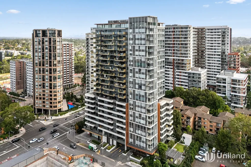 Macquarie Park 2房 现代生活与宽敞娱乐露台 | 步行可达地铁站、Macquarie Centre和大学 Contemporary Living with an Expansive Entertaining Terrace | Walk to Metro, Macquarie Centre & University