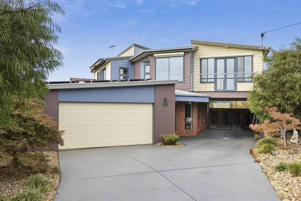 Portarlington 3ห้องนอน Coastal Calm, Stunning Gardens & Unforgettable You Yangs Views