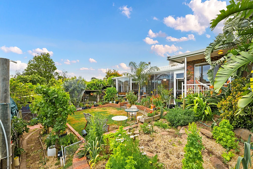 33 Ronald Road, Redwood Park, SA 5097