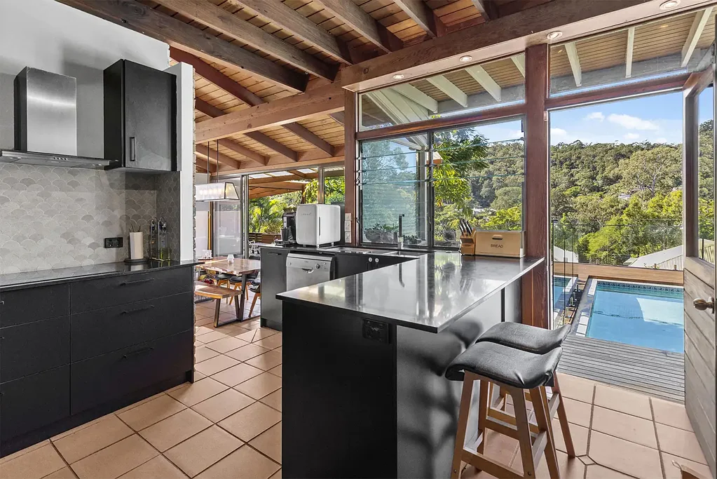 The Gap 4Moenga Owners Committed Elsewhere - Ready To Sell