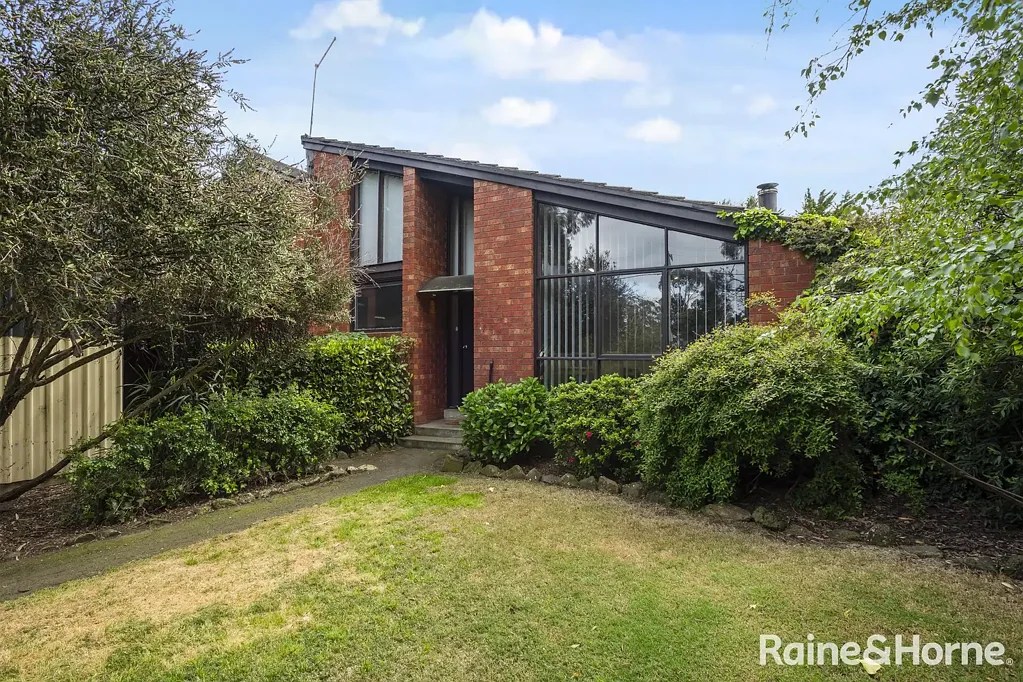 Gisborne 4部屋 Distinctive Family Living on a Generous 949m² North-Facing Block