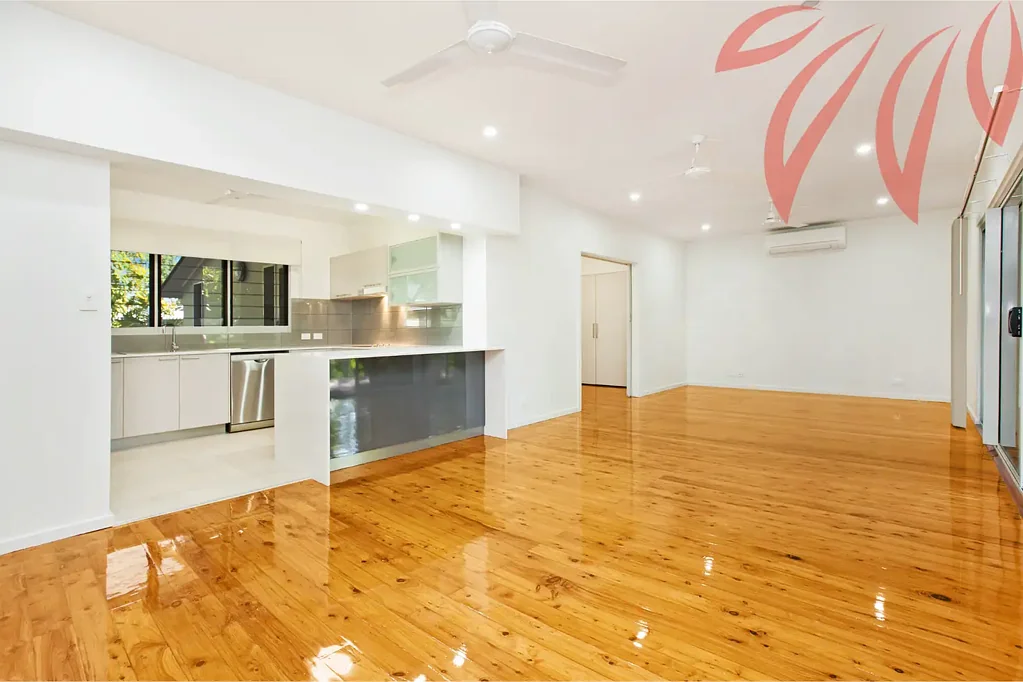 5 BEDROOM EXECUTIVE HOME IN THE PRESTIGIOUS LARRAKEYAH!