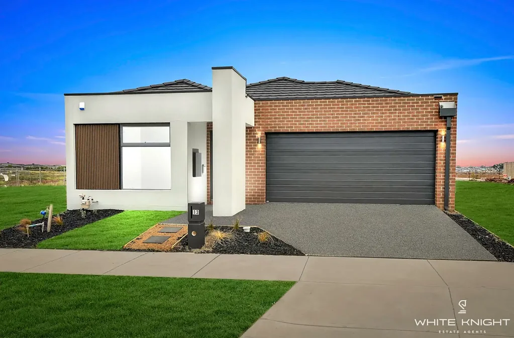 Fraser Rise 4Phòng ngủ Peaceful Living, Prime Location: Stunning Fraser Rise Property
