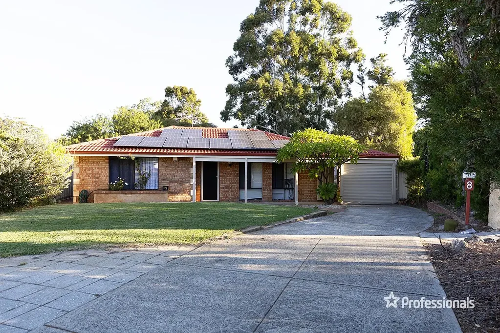 Ballajura 4침실 Spacious 4-Bedroom Family Home on an Expansive 834m² Block in a Prime Location