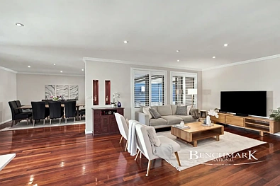 19 Markham Street, Holsworthy, NSW 2173, 4 Schlafzimmer, 3 Badezimmer, House