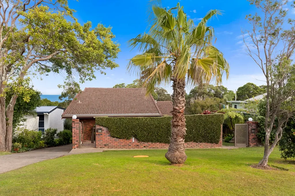 Beautifully Maintained Jetty Apartment - Live The Lifestyle