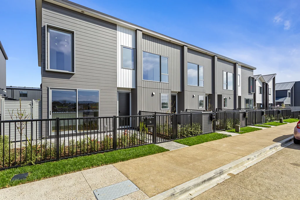 Karaka 2房  The perfect first home or investment!