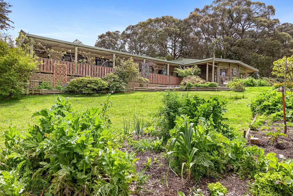 4 Delmela Court, Brown Hill, VIC 3350