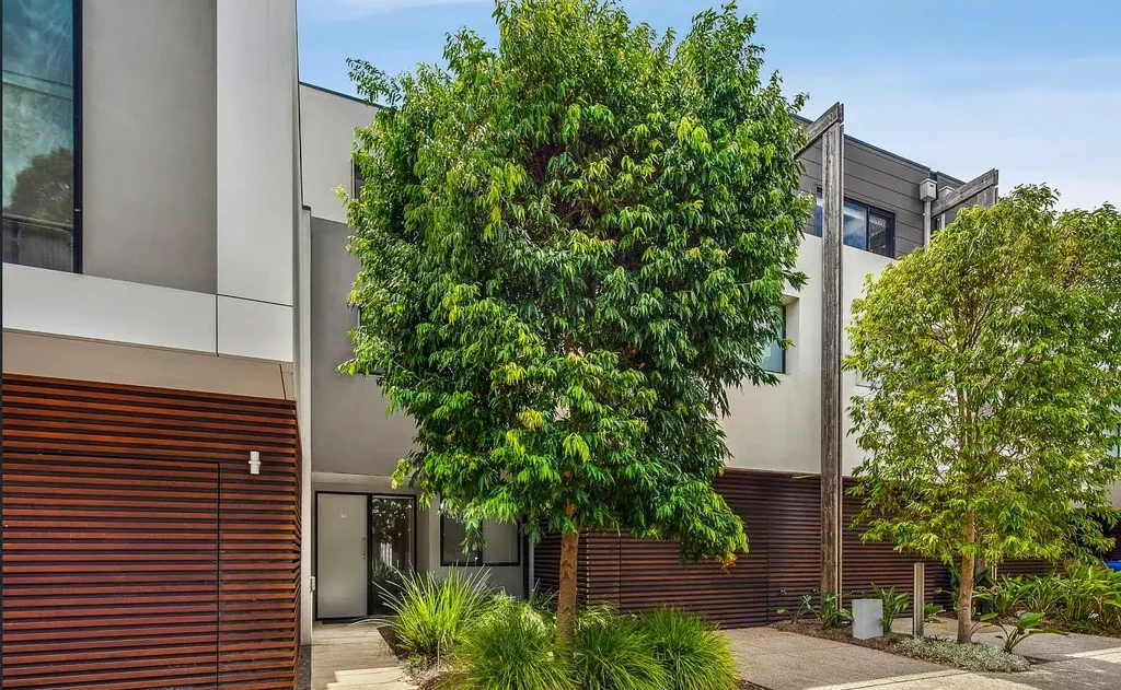 Stylish Bayside Living in an Unbeatable Position