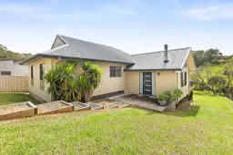 8 Creighton Parade, North Narooma