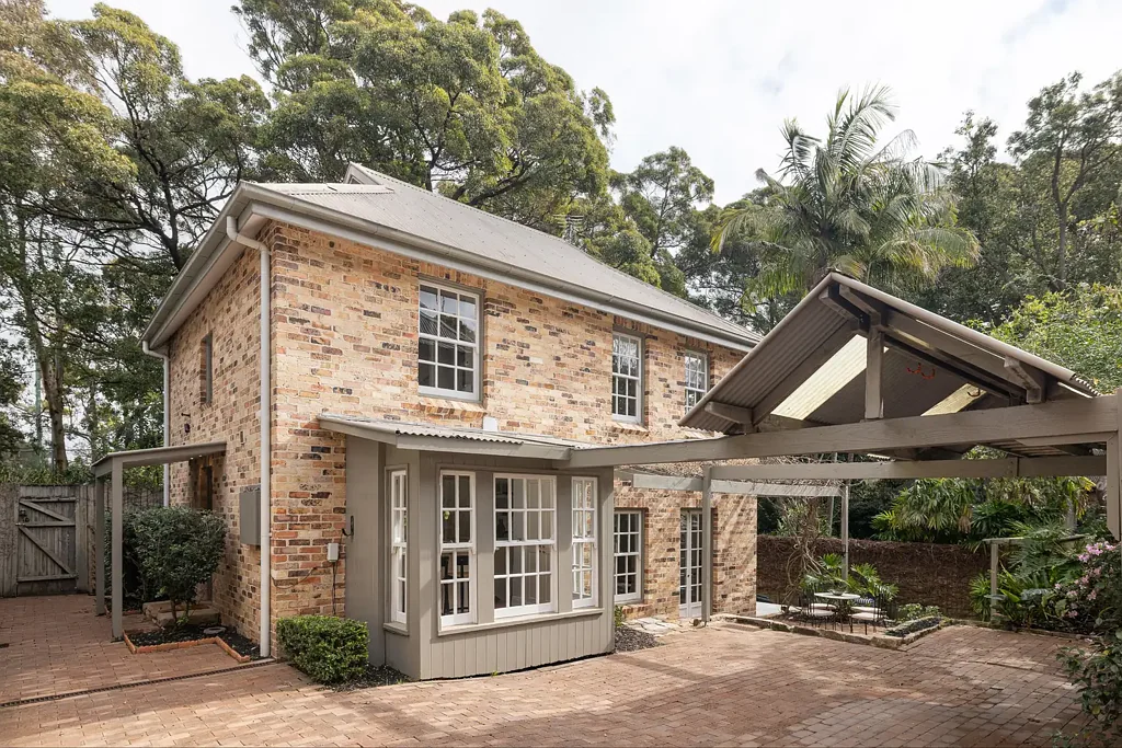 Edgecliff 3 Slaapkamer Three-level family home in private park-side position