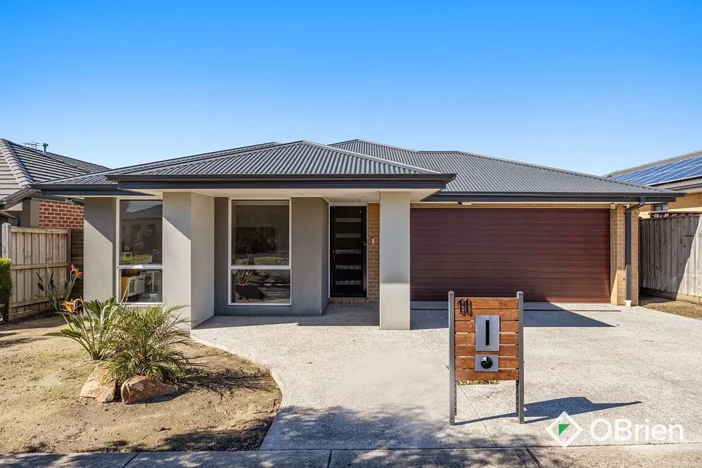 11 Harper Crescent, Cranbourne West, VIC 3977