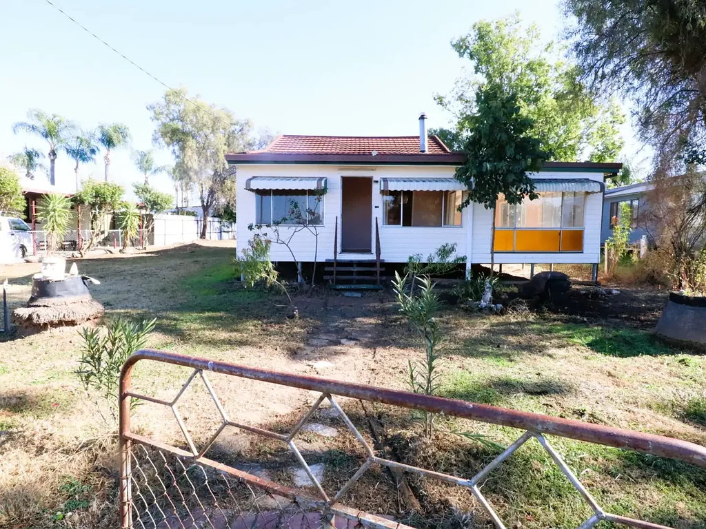 56 Hutton Street, Injune, QLD 4454
