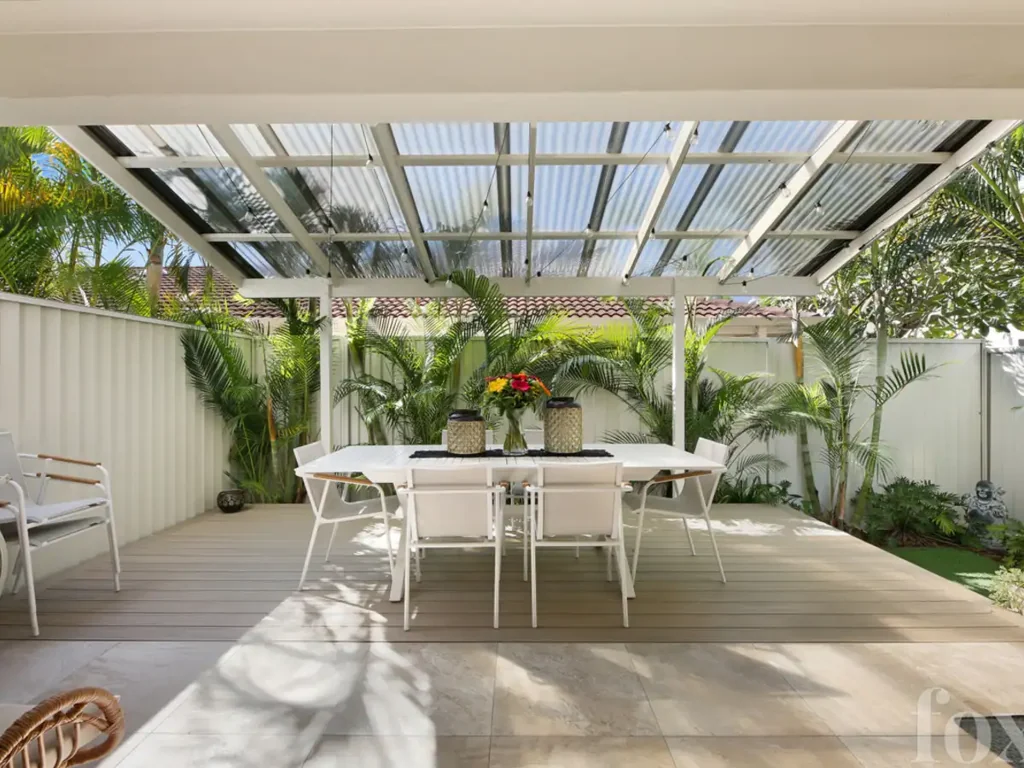 Biggera Waters 4ห้องนอน RELAXED ELEGANCE MEETS COASTAL COOL: YOUR BROADWATER SANCTUARY AWAITS