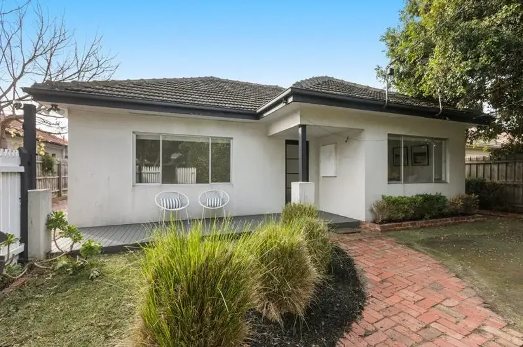 Period Charm in Sought-After Mordialloc Location