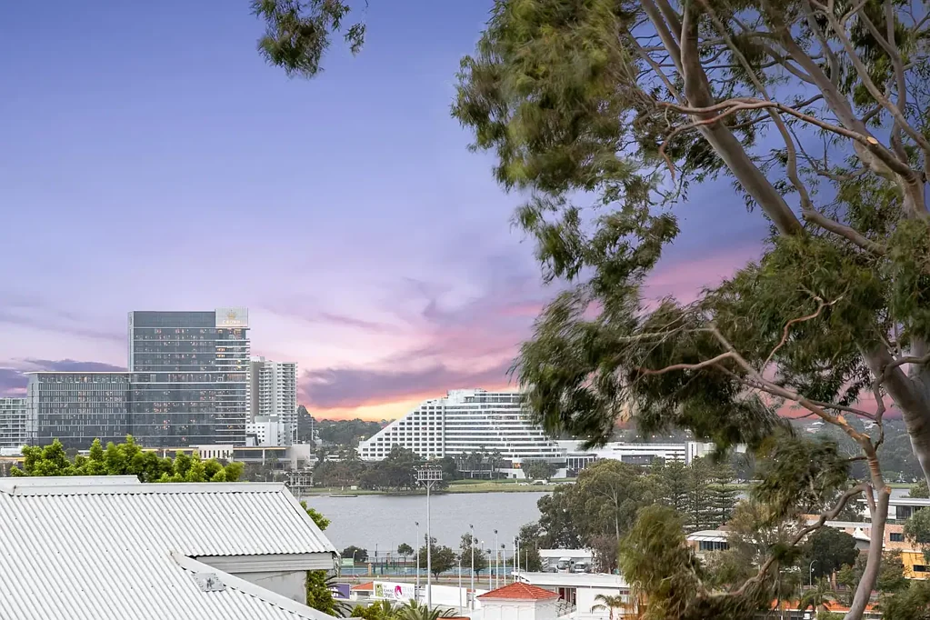 East Perth 1 Bedroom Fantastic location with million dollar views
