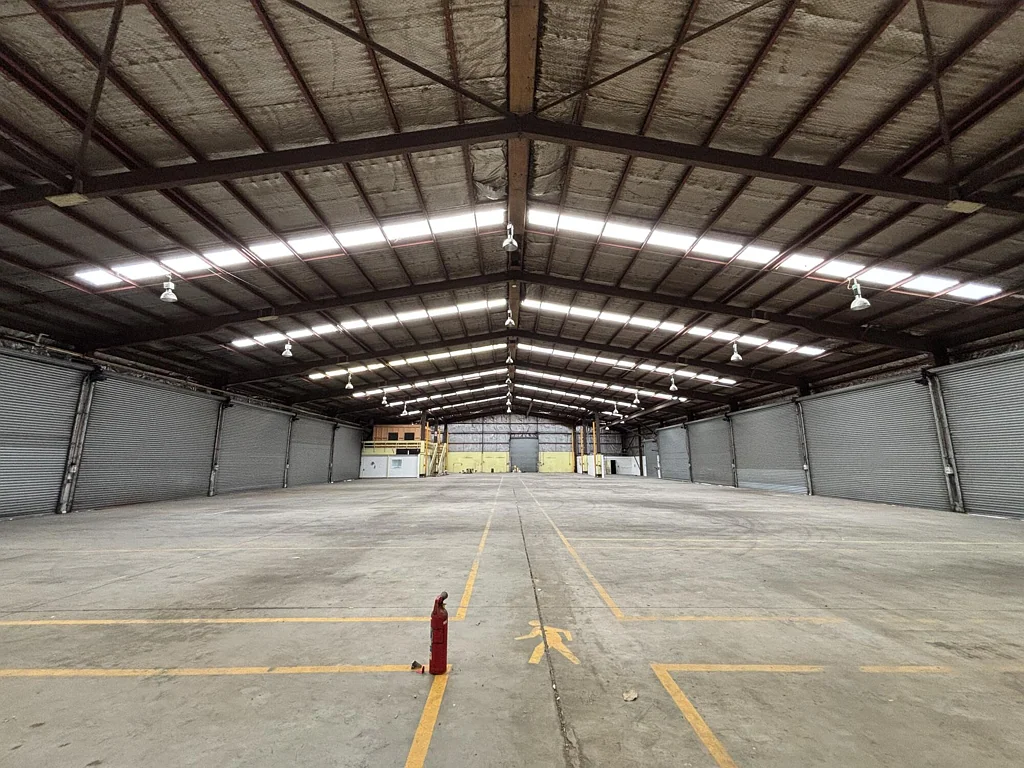 East Tamaki Warehouse with yard,  office & showroom