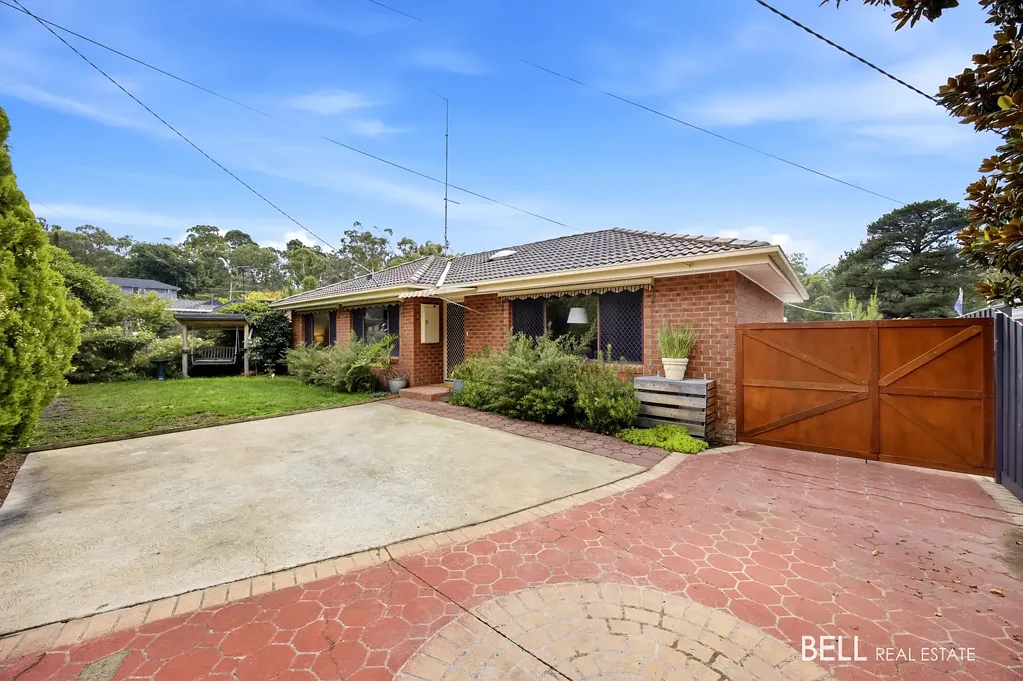 9 Dean Crescent, Launching Place, VIC 3139