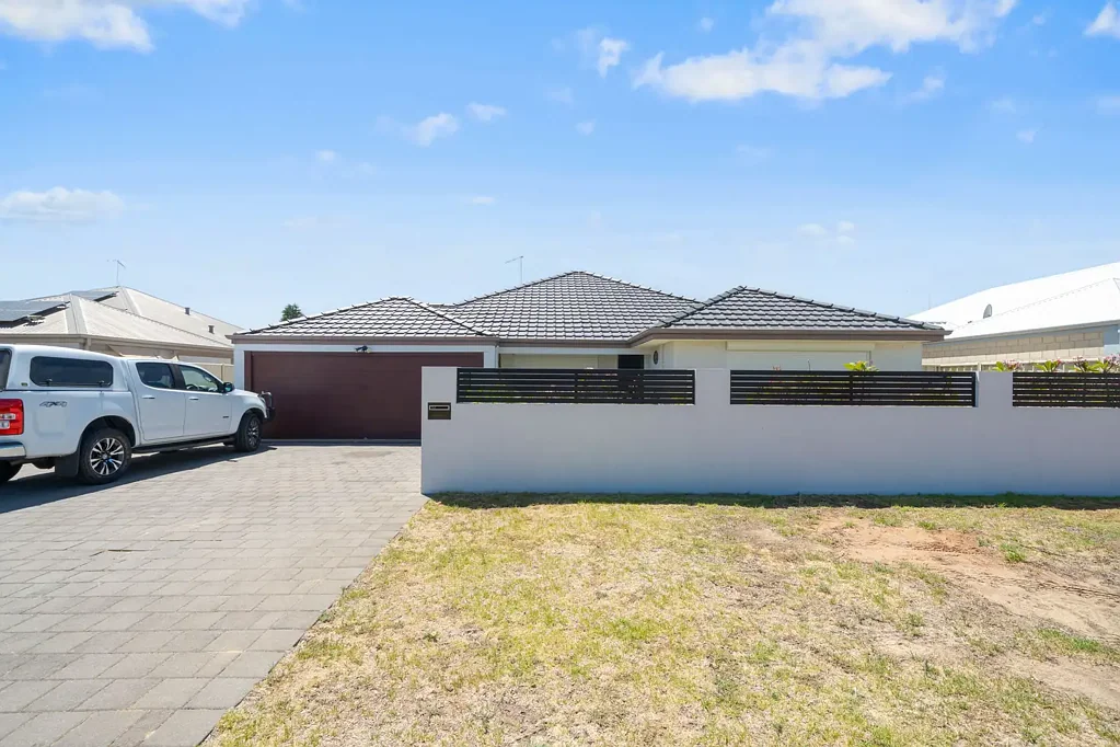 10 Dowerin Circuit, Lakelands, WA 6180