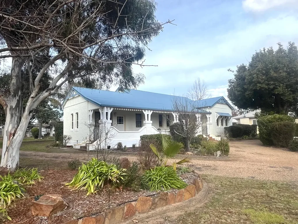 Coonabarabran 4 Bedroom Iconic Coonabarabran Residence - A Unique Opportunity Awaits