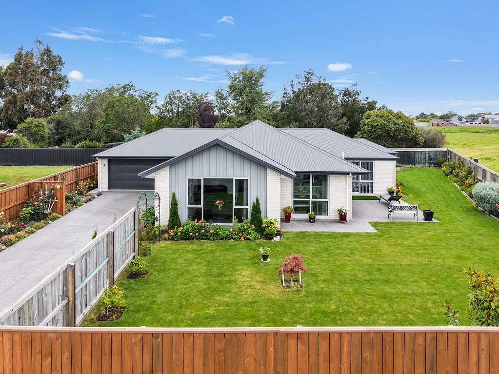 Amberley 4房  Immaculate 4 Bed With Extra’s